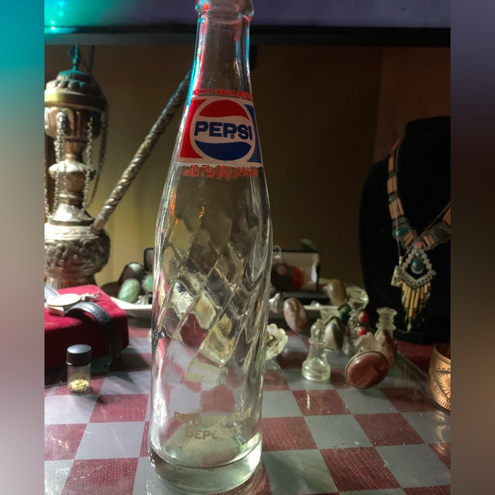 Vintage Pepsi cola bottle10oz eg
